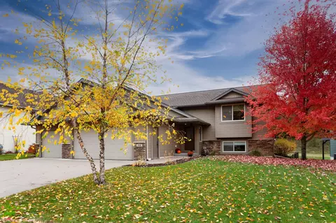760 Glenmeadow St, River Falls, WI 54022