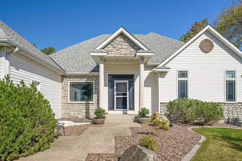 803 Country Lakes Dr, Lino Lakes, MN 55014
