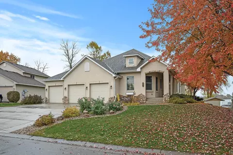 151 Dutch Lake Trl, Howard Lake, MN 55349