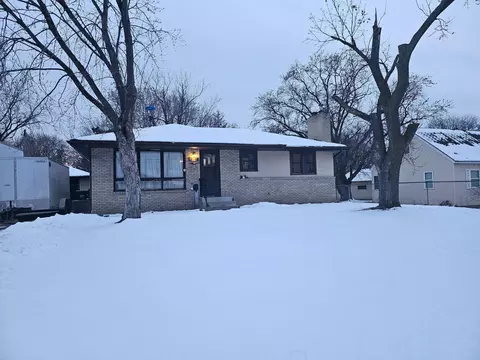 556 Cheri Ln NE, Fridley, MN 55421