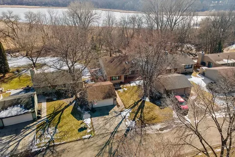 11616 Red Fox Dr, Maple Grove, MN 55369