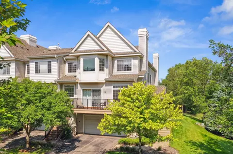 2321 Eagle Trace Ln, Woodbury, MN 55129