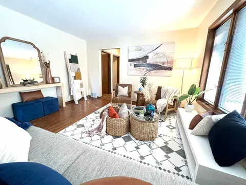5318 Howe Ln, Brooklyn Center, MN 55429