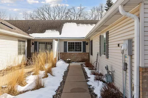 8951 Thomas Ln, Woodbury, MN 55125
