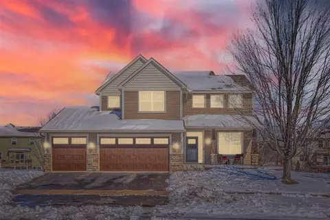 6782 Queensland Ln N, Maple Grove, MN 55311