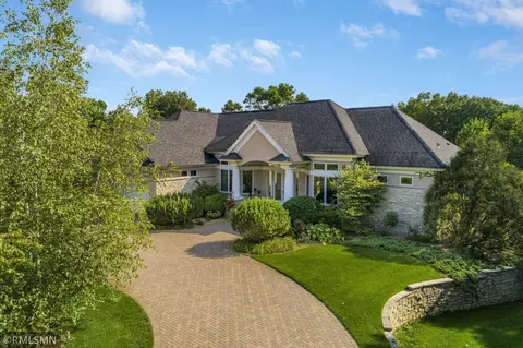 14 Evergreen Ln, North Oaks, MN 55127