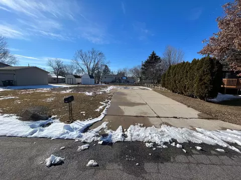 526 Morningside Ave, Paynesville, MN 56362