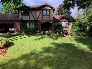 5886 Oxford St N, Shoreview, MN 55126