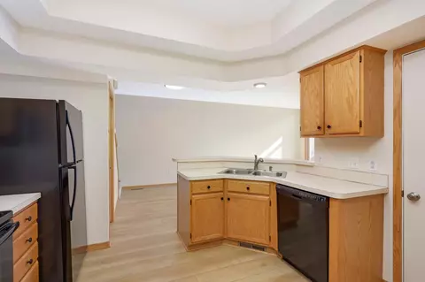 1900 Sapphire Pt #111, Eagan, MN 55122 photo 13