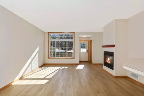 1900 Sapphire Pt #111, Eagan, MN 55122 photo 5