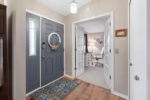 3478 Trails End Rd, Eagan, MN 55123 photo 2