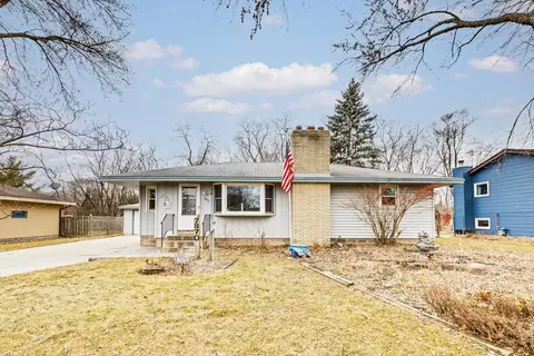 7870 Woodlawn Dr, Mounds View, MN 55112