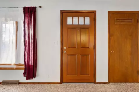 Entry Way - 931 9th Ave SW, Faribault, MN 55021 photo 1 of 1