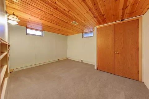 Bedroom - 931 9th Ave SW, Faribault, MN 55021 photo 5 of 6