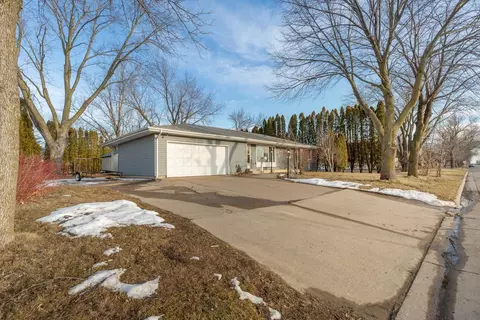 Exterior - 931 9th Ave SW, Faribault, MN 55021 photo 3 of 7