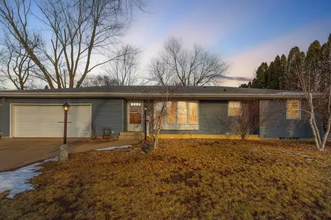 931 9th Ave SW, Faribault, MN 55021