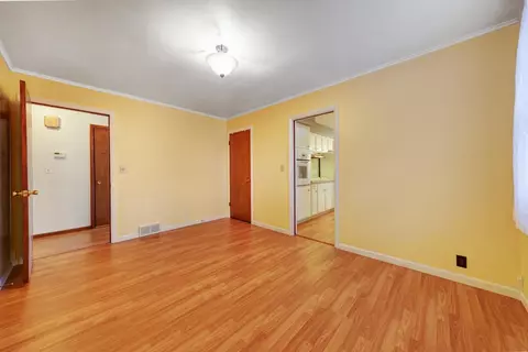 Bedroom - 931 9th Ave SW, Faribault, MN 55021 photo 4 of 6