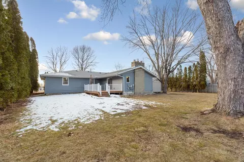 Exterior - 931 9th Ave SW, Faribault, MN 55021 photo 6 of 7
