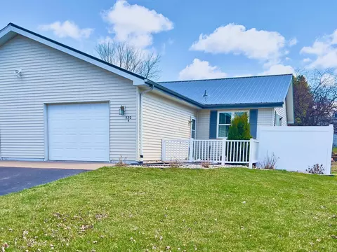 580 Klein Dr #B, Hammond, WI 54015