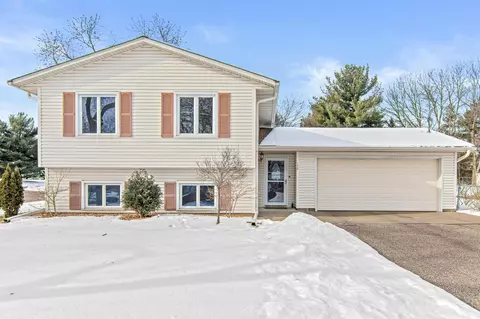 7910 71st St S, Cottage Grove, MN 55016