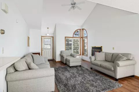 3215 Pecks Woods Turn, New Brighton, MN 55112