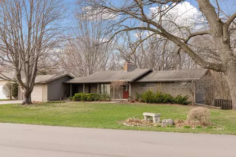 645 Harmony Cir, Wayzata, MN 55391
