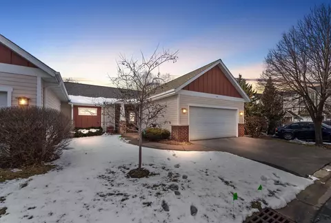 1103 Barclay St, Saint Paul, MN 55106