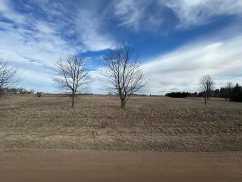 000 Matthew Dr, Windom, MN 56101 photo 2