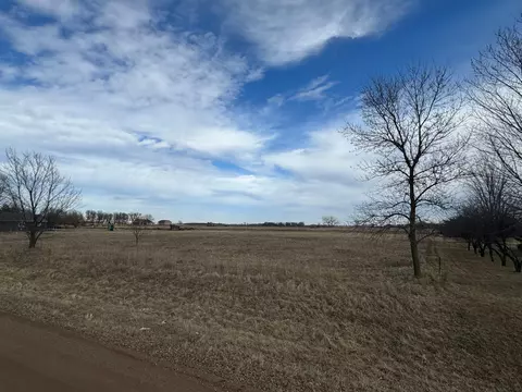 000 Matthew Dr, Windom, MN 56101 photo 4