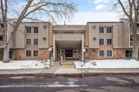 4045 Hodgson Rd #302, Shoreview, MN 55126