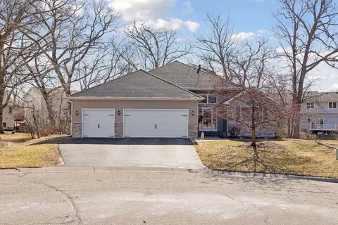 7113 47th Street Ct N, Oakdale, MN 55128