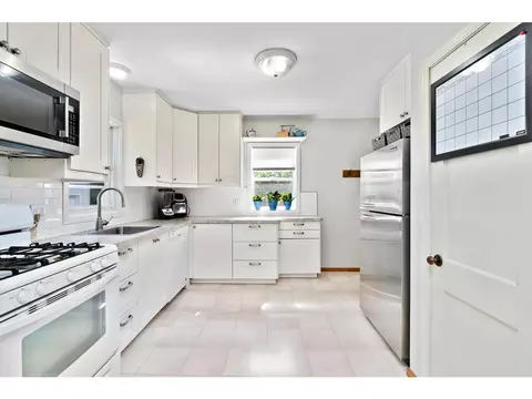 4904 Main St E, Maple Plain, MN 55359