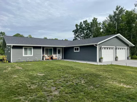 423 Spruce St, Badger, MN 56714