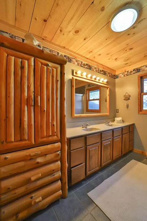 Bath - 38914 W Arrowhead Dr, Pine River, MN 56474 photo 2 of 3