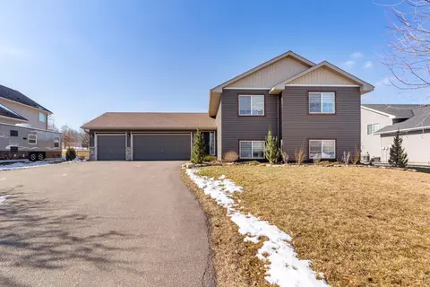 1210 Amber Ln, Faribault, MN 55021