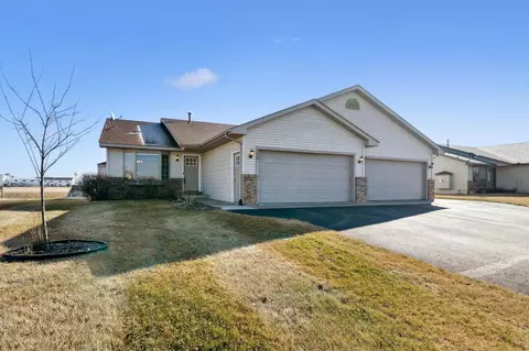 1055 Tamarack Pl, New Richmond, WI 54017