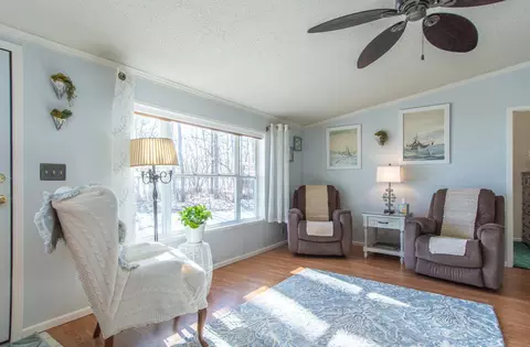Bedroom - 9646 Crescent Bay Rd, Brainerd, MN 56401 photo 2 of 10