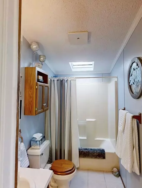 Bath - 9646 Crescent Bay Rd, Brainerd, MN 56401 photo 1 of 5