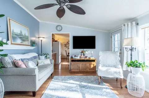 Bedroom - 9646 Crescent Bay Rd, Brainerd, MN 56401 photo 1 of 10