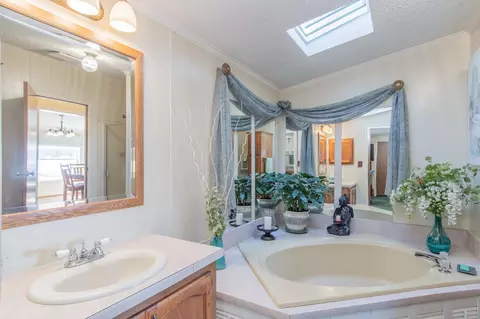 Bath - 9646 Crescent Bay Rd, Brainerd, MN 56401 photo 4 of 5
