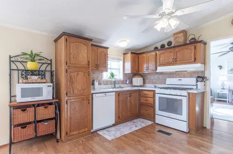 Kitchen - 9646 Crescent Bay Rd, Brainerd, MN 56401 photo 1 of 7