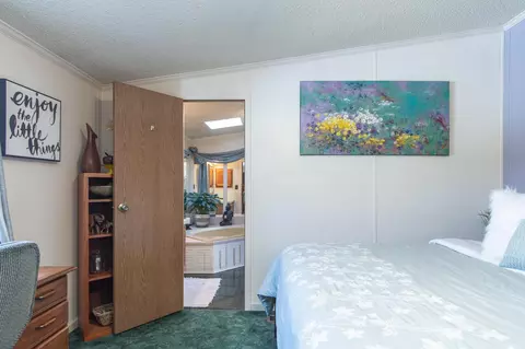 Bedroom - 9646 Crescent Bay Rd, Brainerd, MN 56401 photo 9 of 10