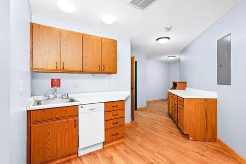 Kitchen - 4 W 5th St, Duluth, MN 55806 photo 2 of 5