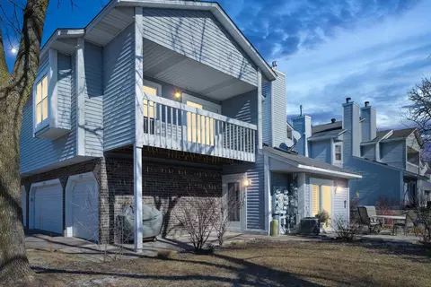 5347 Highpointe Ter, Bloomington, MN 55437