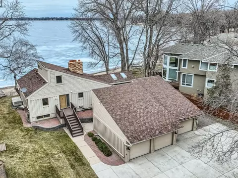 739 Larson Ln, Shoreview, MN 55126