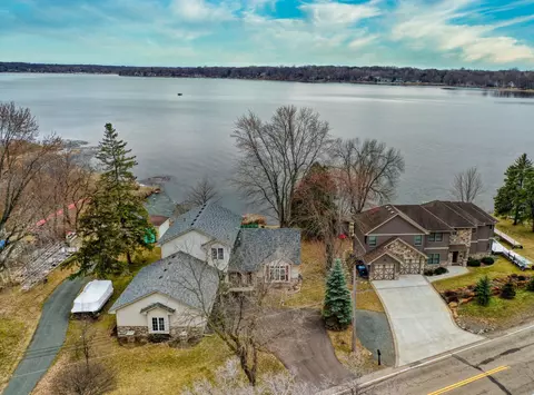 8571 N Shore Trl N, Forest Lake, MN 55025