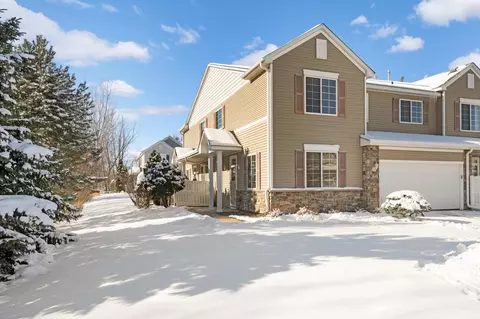 1649 Prescott Ct, Chaska, MN 55318