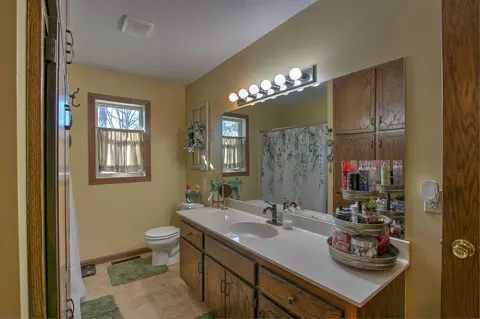 Bath - 8613 115th St, Milaca, MN 56353 photo 1 of 3