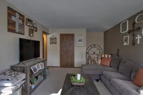 Living - 8613 115th St, Milaca, MN 56353 photo 4 of 6
