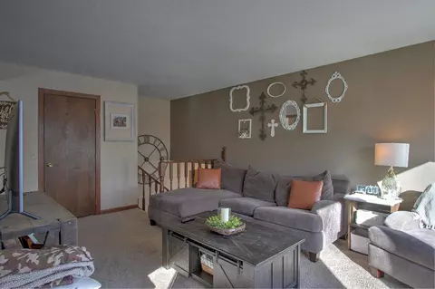 Living - 8613 115th St, Milaca, MN 56353 photo 5 of 6
